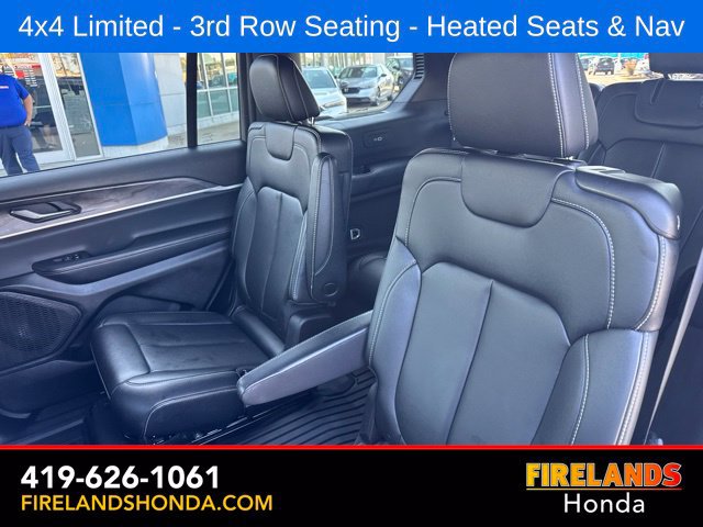 Used 2024 Jeep Grand Cherokee L Limited AWD/4WD image 30