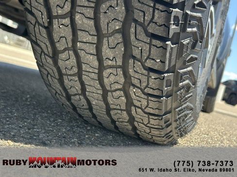 Used 2025 GMC Canyon AT4 AWD/4WD image 27