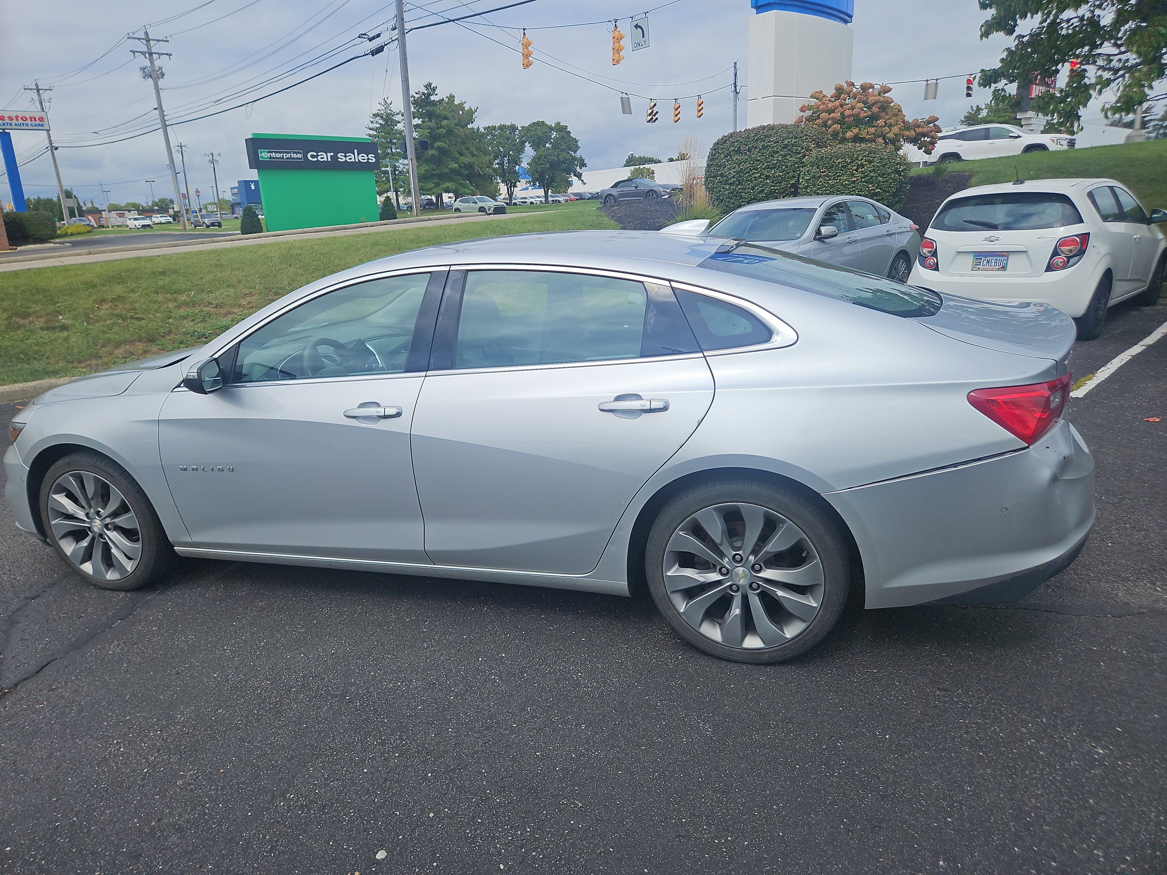 Used 2016 Chevrolet Malibu Premier w/ Driver Confidence Package II FWD image 11