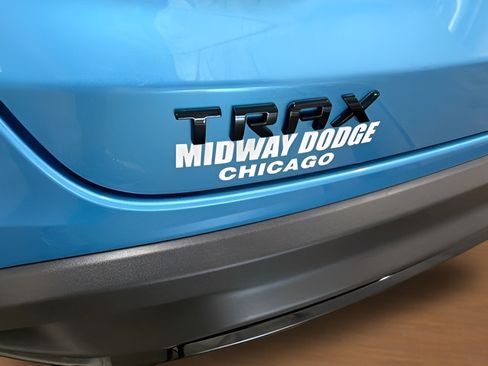 Used 2025 Chevrolet Trax RS w/ Sunroof Package FWD image 8