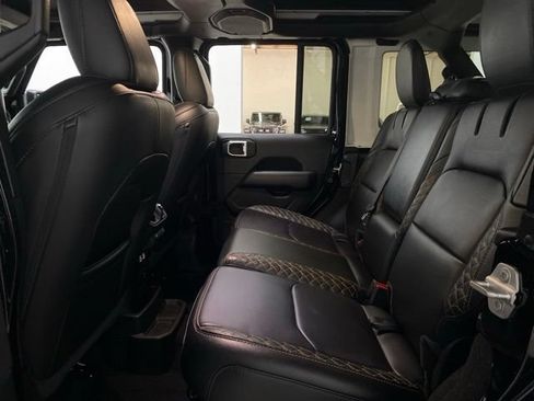 Used 2022 Jeep Wrangler Unlimited Sahara AWD/4WD image 20