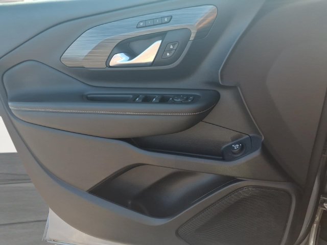 Used 2024 GMC Terrain SLT FWD image 13