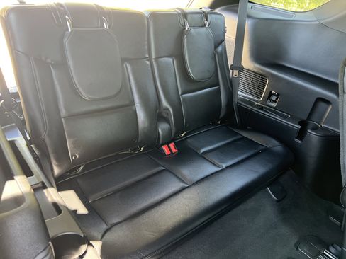 Used 2020 Ford Explorer Limited image 31