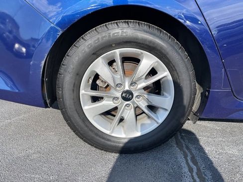 Used 2018 Kia Optima LX image 9