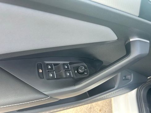 Used 2025 Volkswagen Jetta SE w/ Sunroof Package image 50