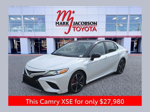 Used 2020 Toyota Camry XSE image 1