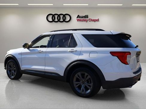 Used 2022 Ford Explorer XLT w/ Equipment Group 202A image 3