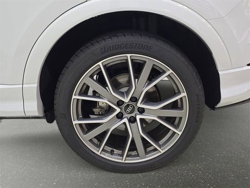 Used 2025 Audi Q3 2.0T Premium Plus w/ Premium Plus Package image 34