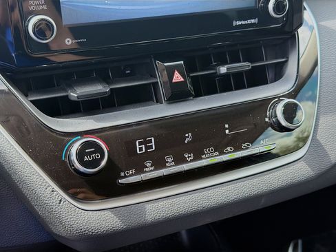 Used 2022 Toyota Corolla LE image 14