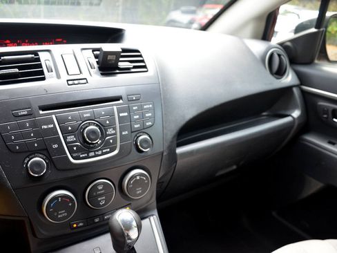 Used 2012 MAZDA MAZDA5 Touring w/ Moonroof & Audio Pkg FWD image 19