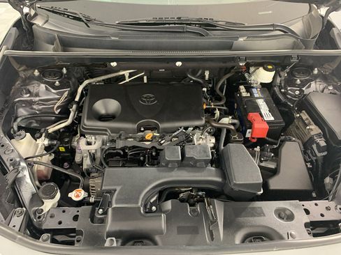 Used 2022 Toyota RAV4 LE image 11