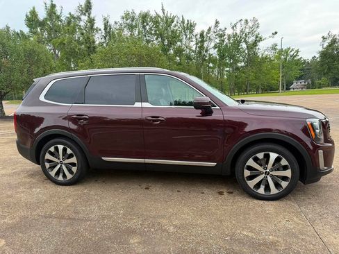 Used 2022 Kia Telluride EX w/ EX Premium Package AWD/4WD image 2