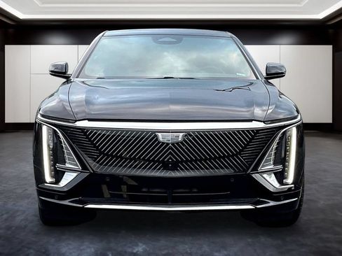 Certified 2025 Cadillac Lyriq Luxury w/ LPO, Floor Liner Package AWD/4WD image 2