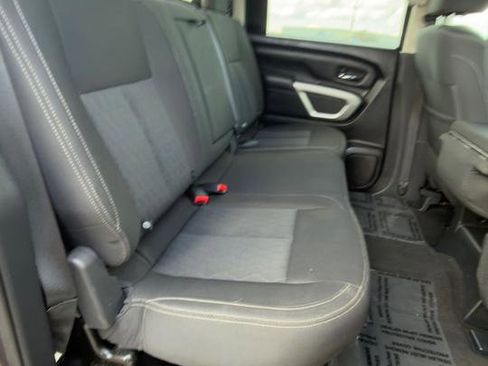 Used 2018 Nissan Titan SV AWD/4WD image 38