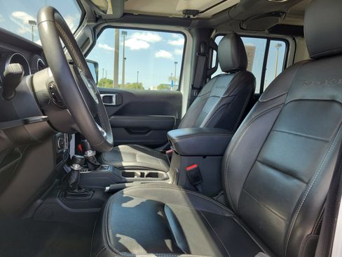 Used 2023 Jeep Wrangler Unlimited Sahara AWD/4WD image 14