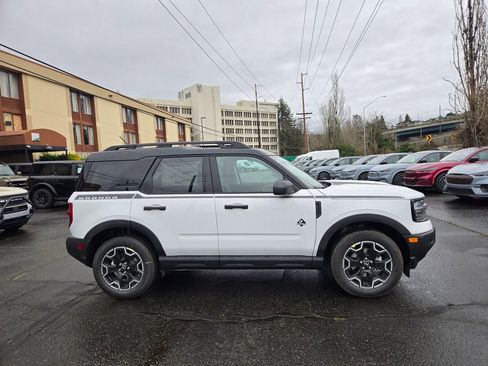 New 2026 Ford Bronco Sport Outer Banks w/ Topo Graphic Package image 4