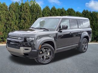 Used 2023 Land Rover Defender 130 X-Dynamic SE video 1
