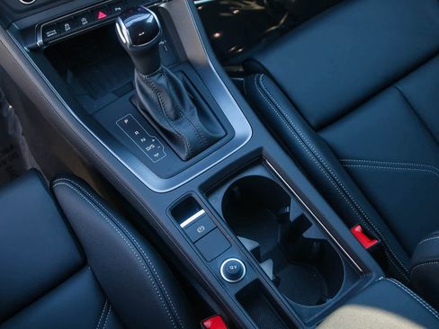 New 2025 Audi Q3 2.0T Premium image 30