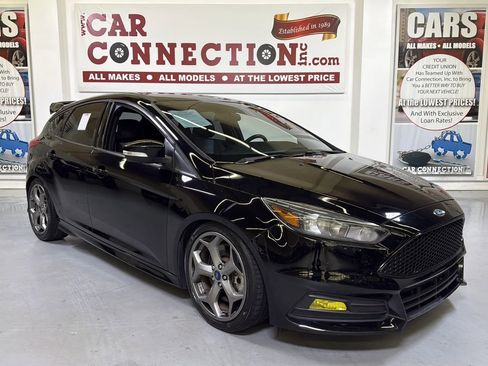 Used 2018 Ford Focus ST image 1