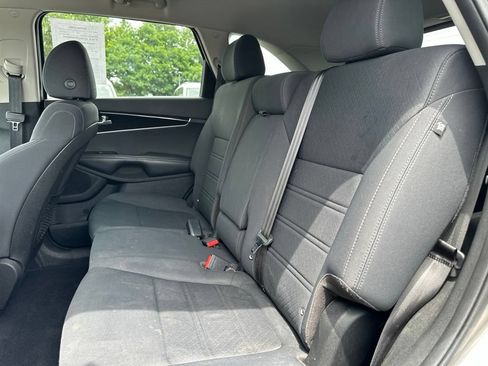 Used 2019 Kia Sorento AWD V6 image 30