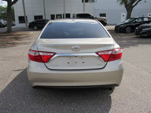 Used 2017 Toyota Camry XLE w/ Moonroof Package FWD image 4