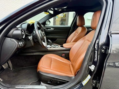Used 2022 Alfa Romeo Giulia Ti image 16