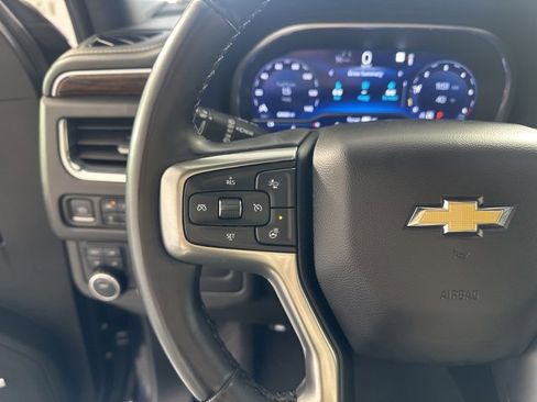 Used 2023 Chevrolet Suburban Premier image 22