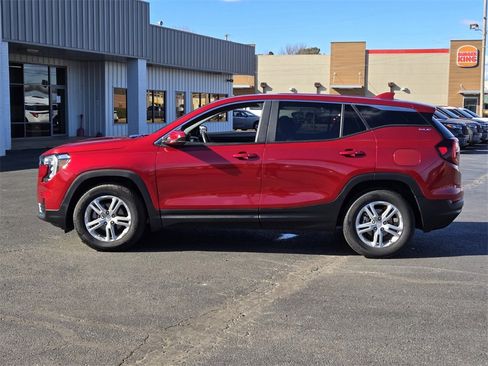 Used 2023 GMC Terrain SLE image 6