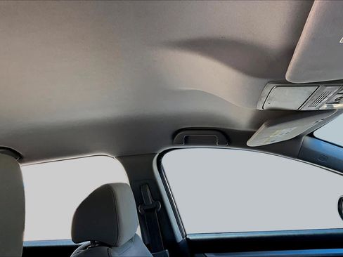 Used 2017 Honda CR-V LX image 14