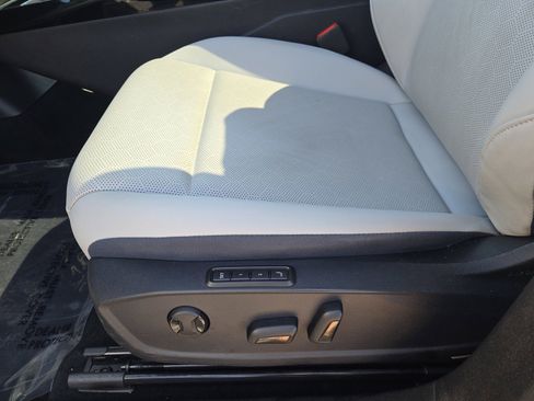 Used 2023 Volkswagen ID.4 Pro S AWD/4WD image 16