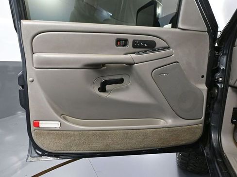 Used 2004 GMC Sierra 2500 SLT w/ Heavy-Duty Power Package image 17