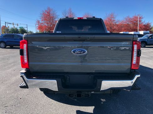 New 2026 Ford F250 Lariat w/ FX4 Off-Road Package image 4