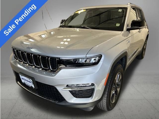 Used 2023 Jeep Grand Cherokee 4WD 4xe image 1