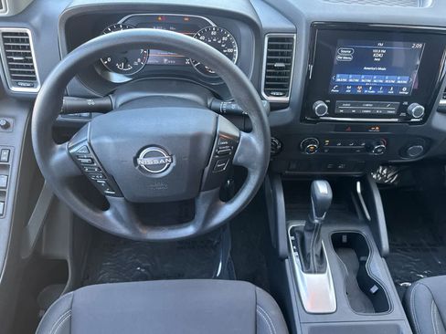 Used 2022 Nissan Frontier SV AWD/4WD image 14