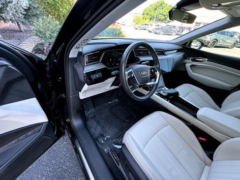 Used 2024 Audi Q8 e-tron Premium AWD/4WD image 23