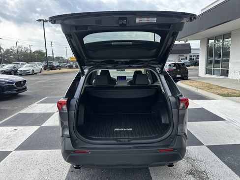 Used 2023 Toyota RAV4 XLE w/ Convenience Package image 5