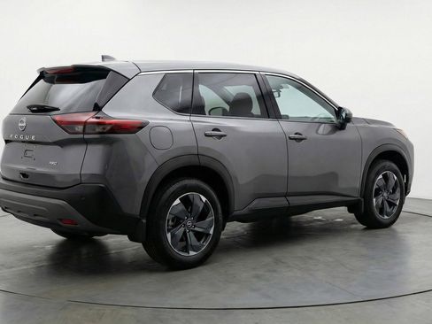 Used 2025 Nissan Rogue SV AWD/4WD image 9