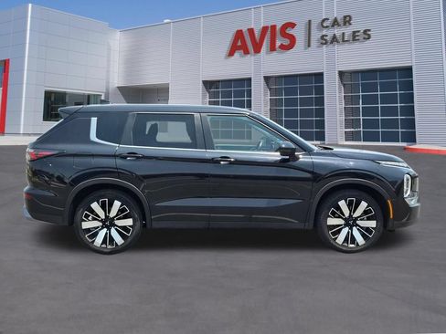 Used 2025 Mitsubishi Outlander SE AWD/4WD image 5