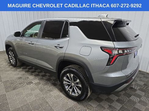 Used 2026 Chevrolet Equinox LT AWD/4WD image 9