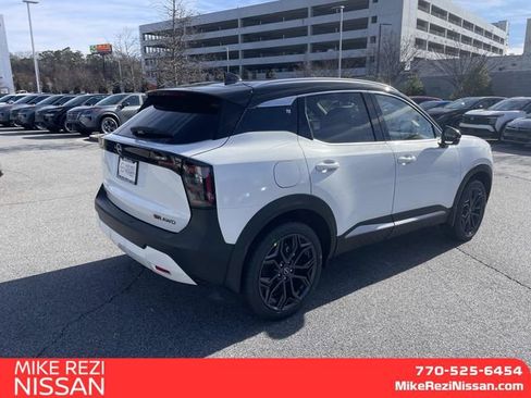 New 2026 Nissan Kicks SR w/ SR Premium Package AWD/4WD image 4