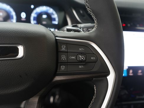 Used 2025 Jeep Grand Cherokee Limited w/ Black Appearance Package image 28