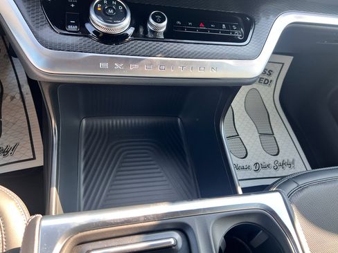 New 2025 Ford Expedition Platinum w/ Stealth Performance Package image 25