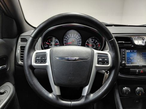 Used 2011 Chrysler 200 Touring image 26
