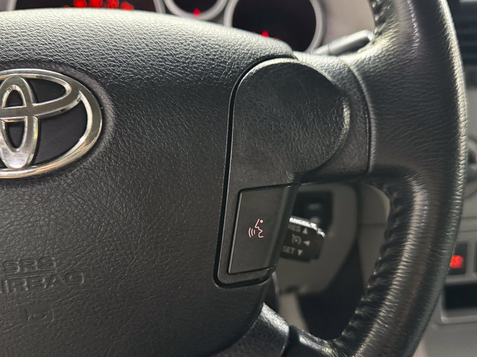 Used 2010 Toyota Sequoia SR5 AWD/4WD image 23