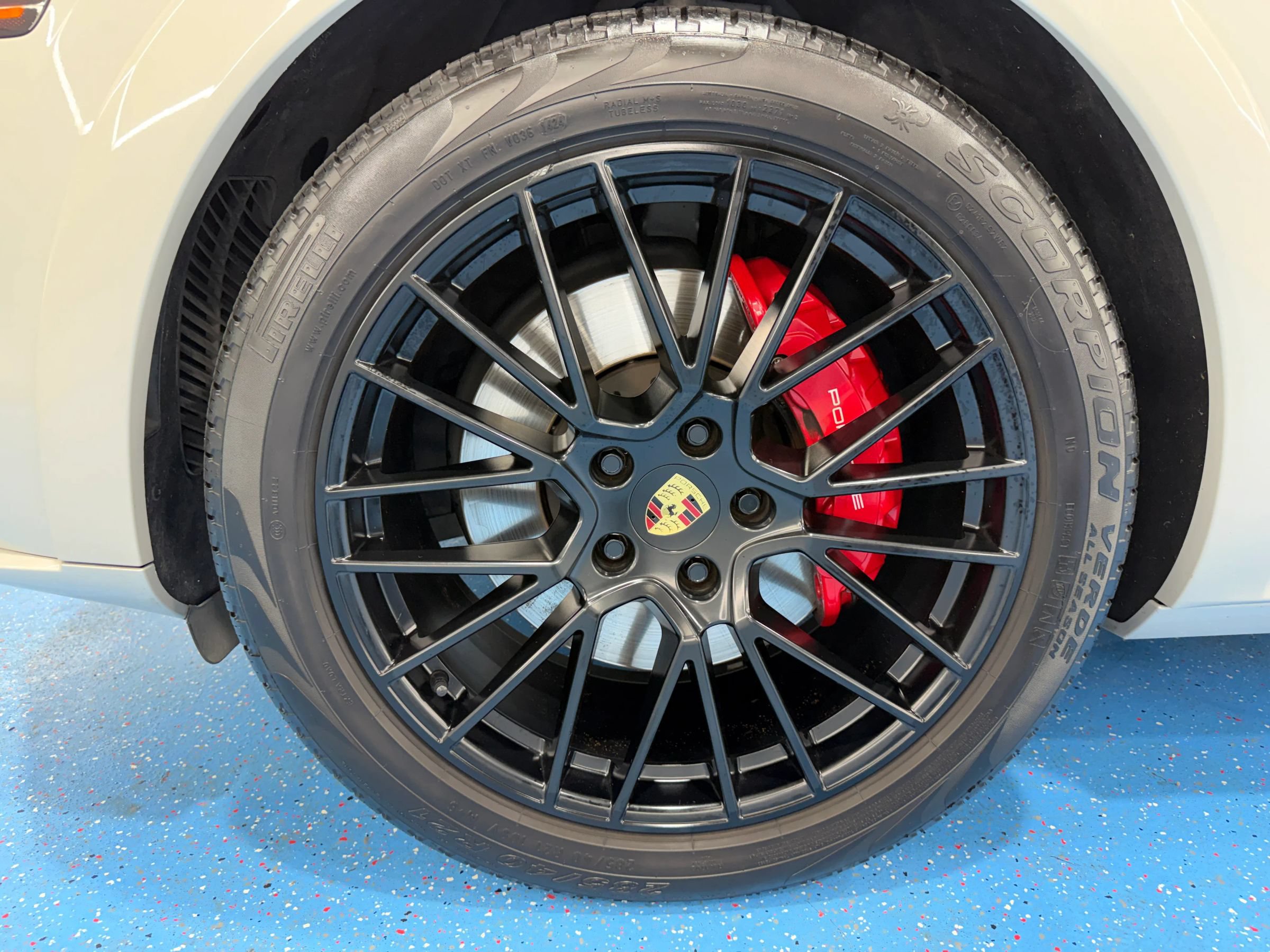 Used 2021 Porsche Cayenne GTS AWD/4WD image 51