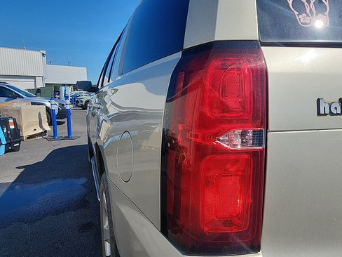 Used 2017 Chevrolet Tahoe Premier AWD/4WD image 10