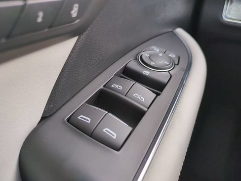 Used 2025 Buick Envision Avenir AWD/4WD image 29