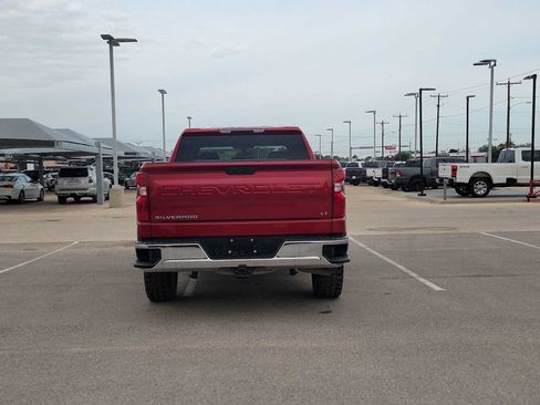 Used 2021 Chevrolet Silverado 1500 LT AWD/4WD image 7