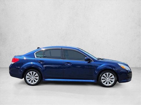 Used 2010 Subaru Legacy 3.6R AWD/4WD image 4