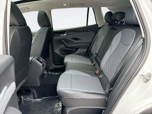 New 2026 Volkswagen Tiguan SE AWD/4WD image 23
